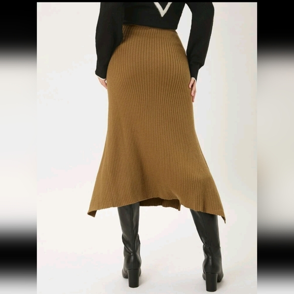 Wool-blend Asymmetrical knit skirt - Picture 3 of 9